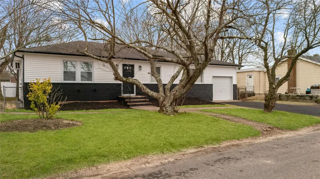 222 Silver Street West Babylon NY 11704