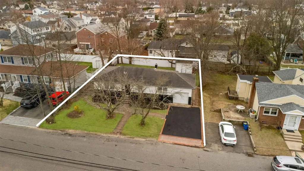 222 Silver Street West Babylon NY 11704