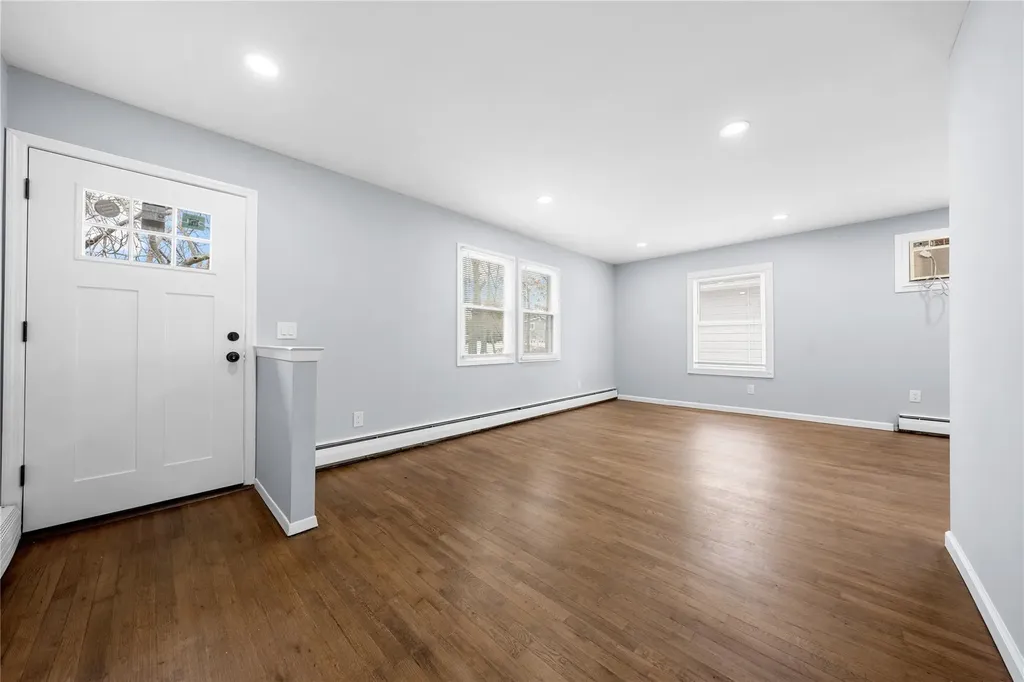 222 Silver Street West Babylon NY 11704
