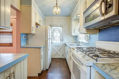 61-20 214 Street Bayside NY 11364