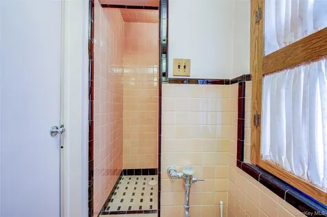 61-20 214 Street Bayside NY 11364