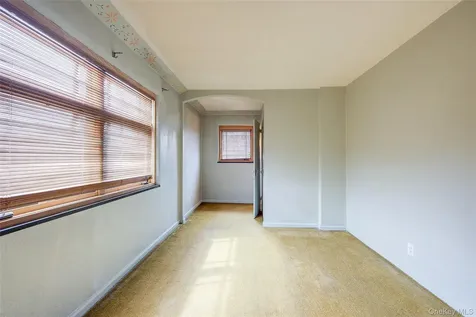 61-20 214 Street Bayside NY 11364