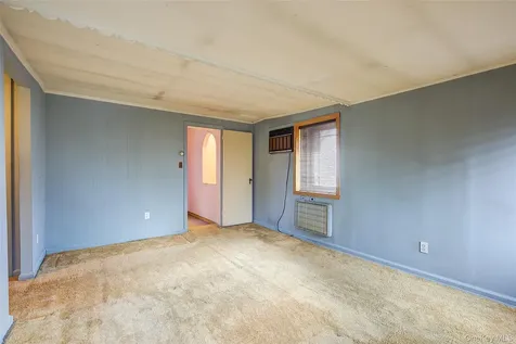 61-20 214 Street Bayside NY 11364