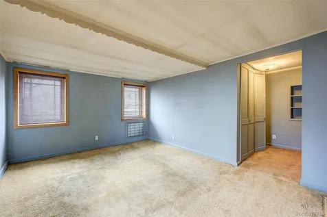 61-20 214 Street Bayside NY 11364