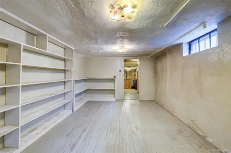 61-20 214 Street Bayside NY 11364