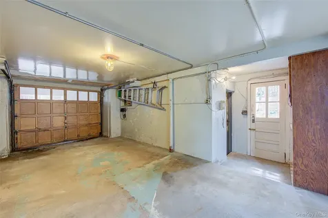 61-20 214 Street Bayside NY 11364