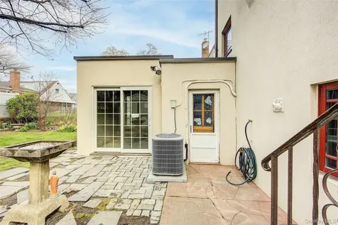 61-20 214 Street Bayside NY 11364