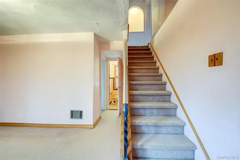 61-20 214 Street Bayside NY 11364