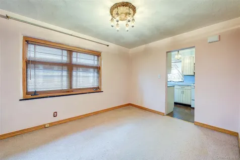 61-20 214 Street Bayside NY 11364