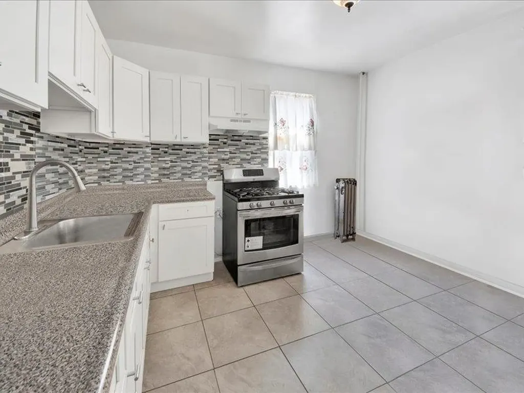 2790 Bainbridge Avenue Bronx NY 10458