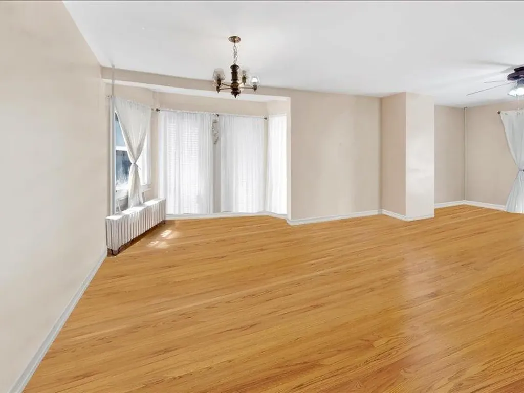 2790 Bainbridge Avenue Bronx NY 10458
