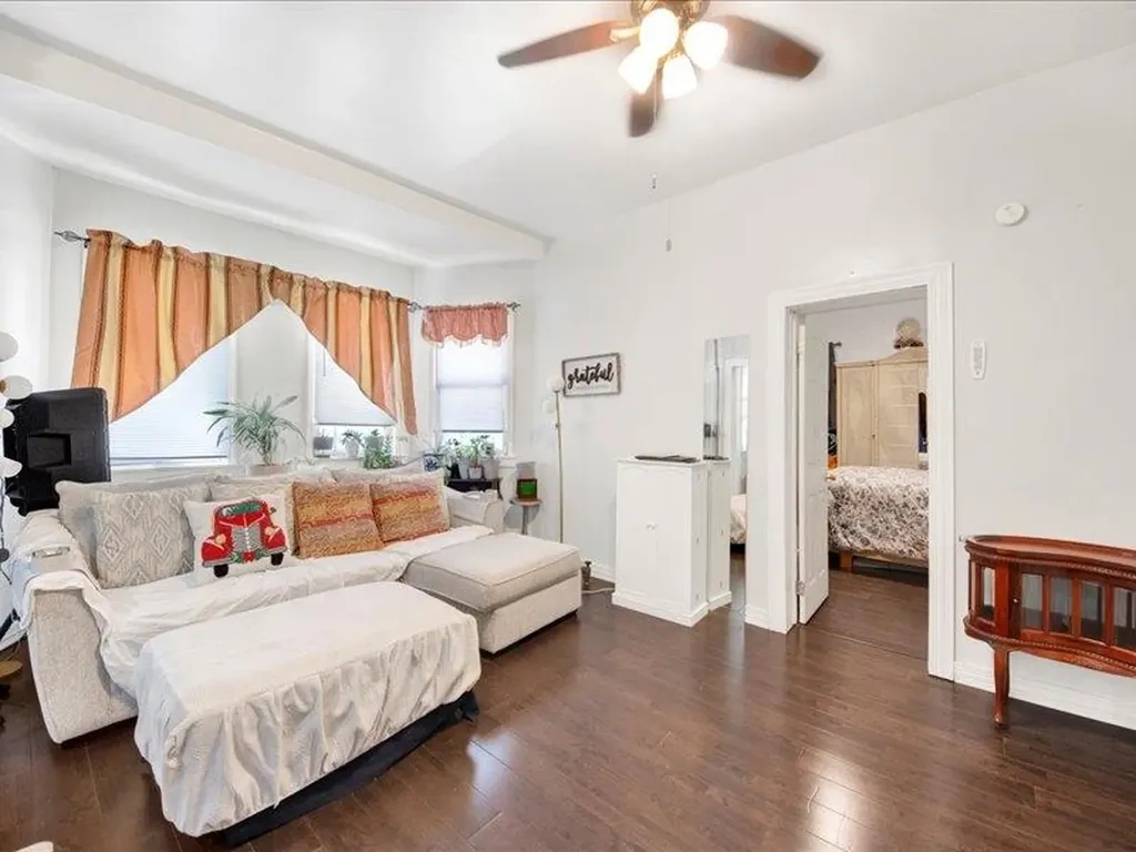 2790 Bainbridge Avenue Bronx NY 10458