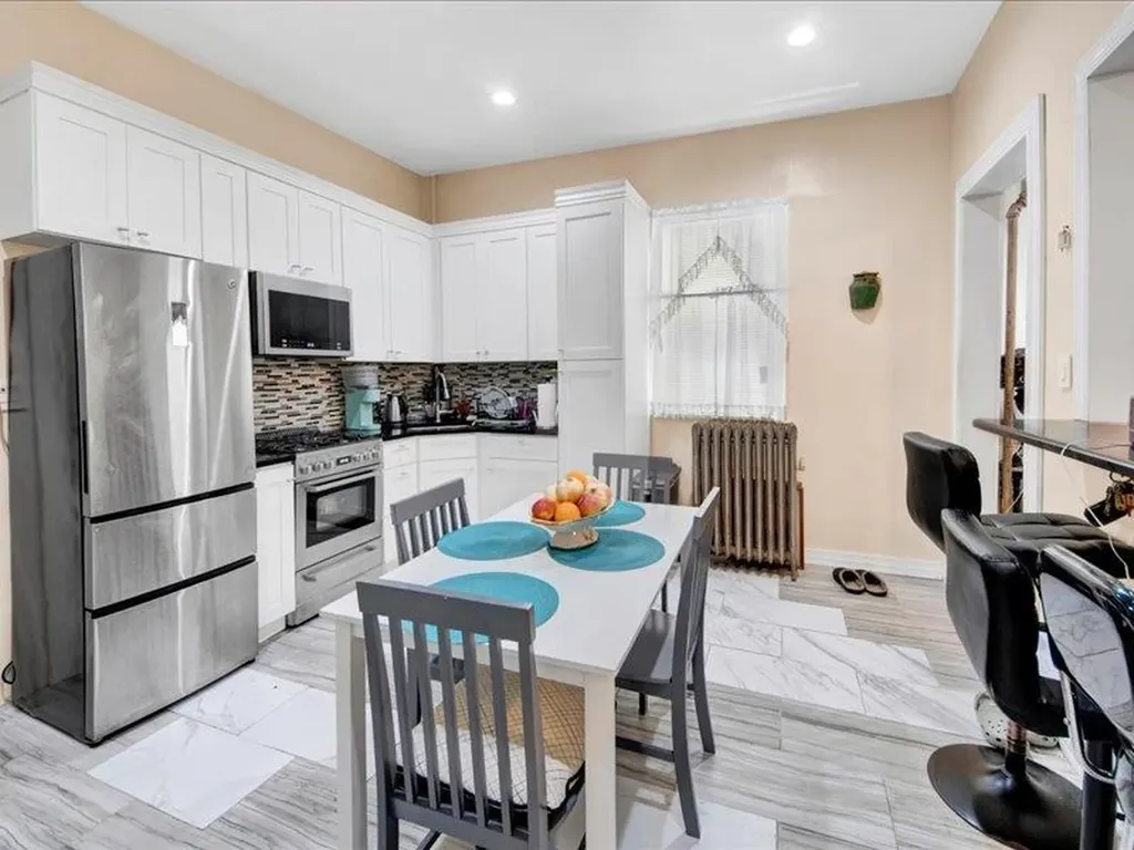 2790 Bainbridge Avenue Bronx NY 10458