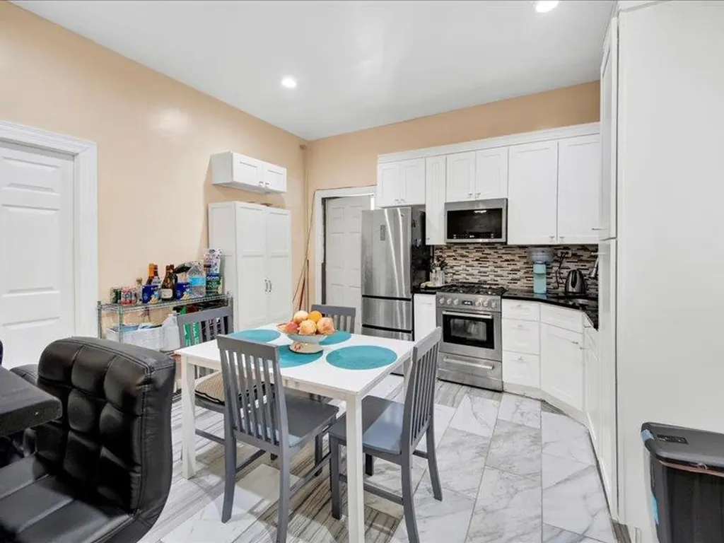 2790 Bainbridge Avenue Bronx NY 10458
