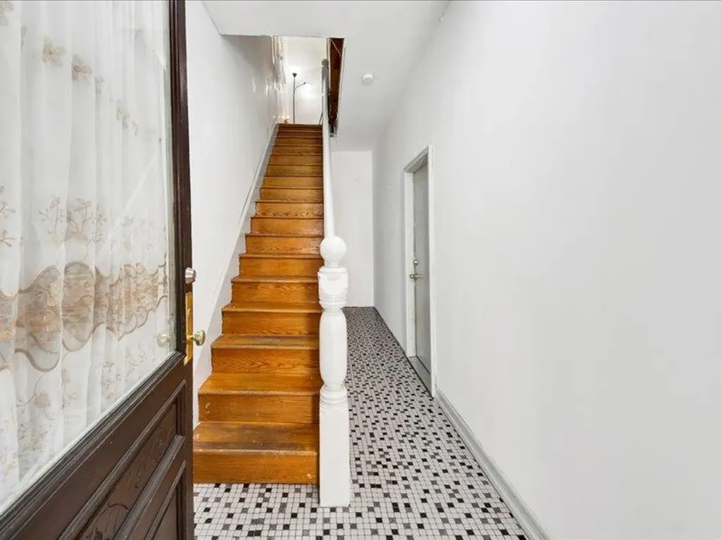 2790 Bainbridge Avenue Bronx NY 10458