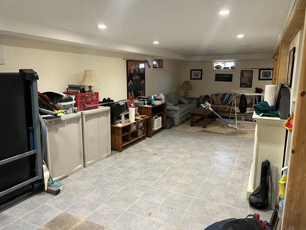 220 Raff Avenue Mineola NY 11501