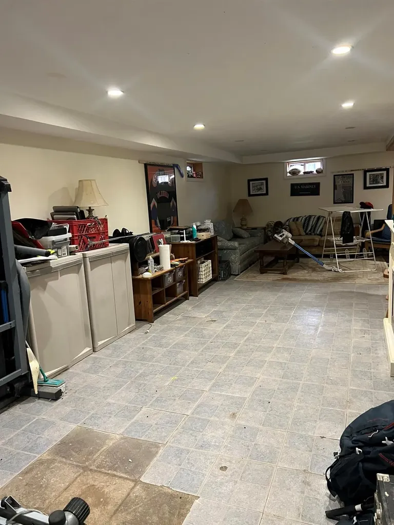 220 Raff Avenue Mineola NY 11501