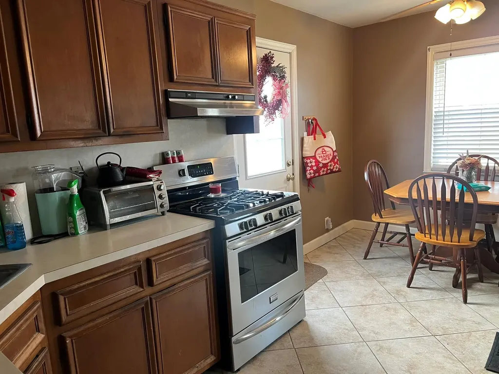 220 Raff Avenue Mineola NY 11501