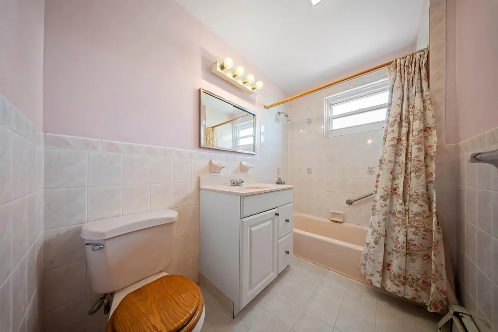 2019 Givan Avenue Bronx NY 10475