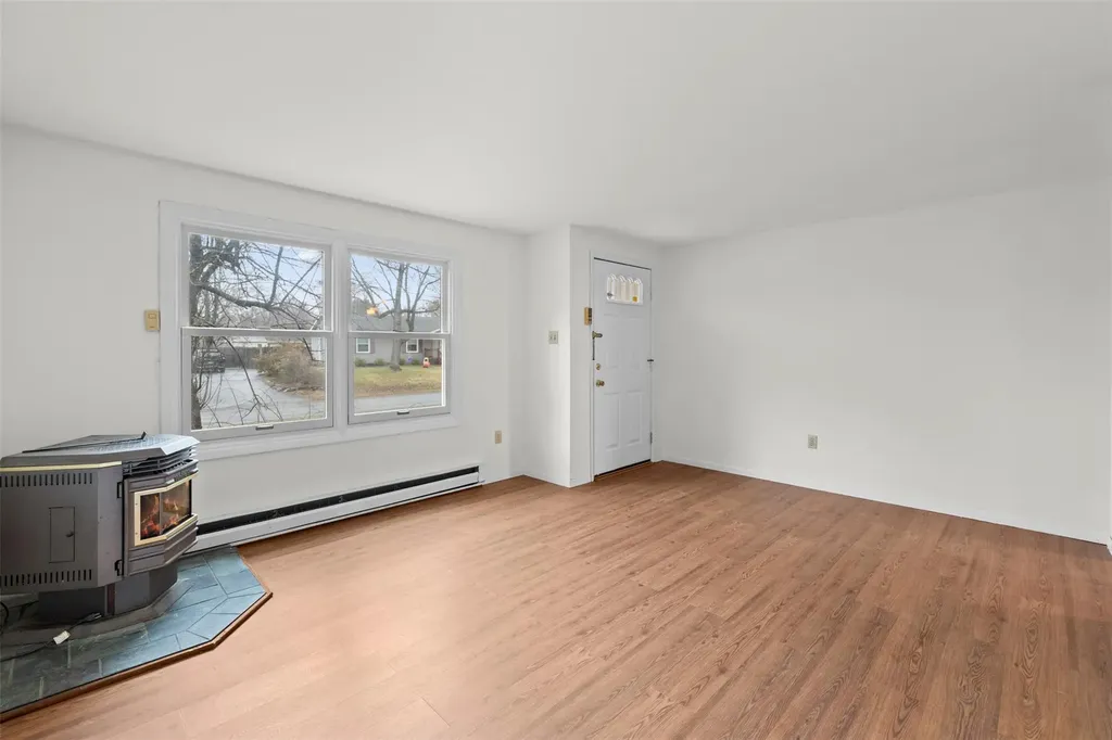 6 Amherst Street Red Hook NY 12571