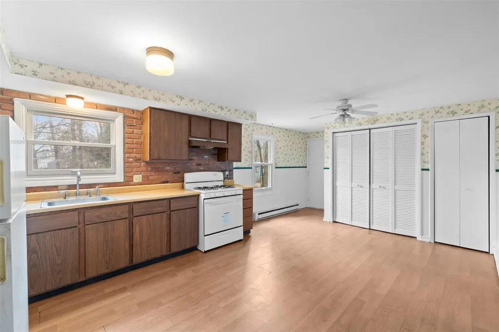 6 Amherst Street Red Hook NY 12571