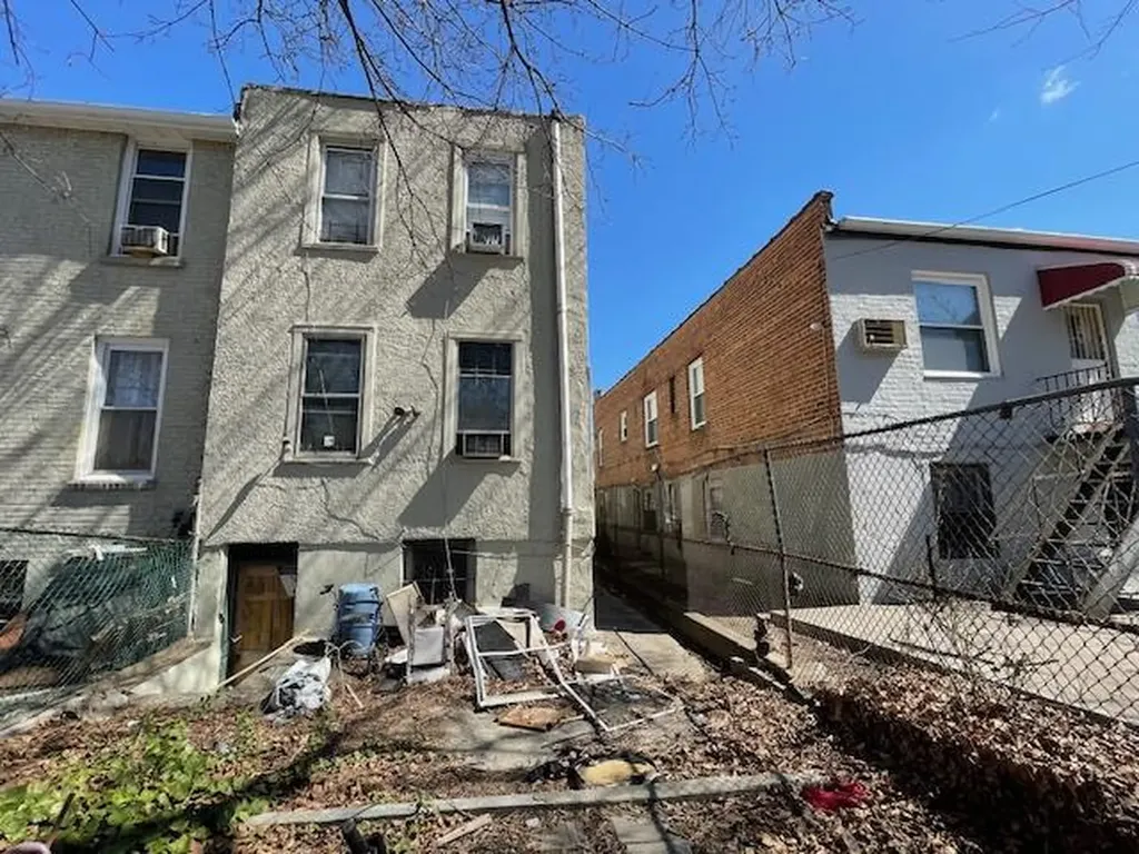 162 E 59th Street Brooklyn NY 11203