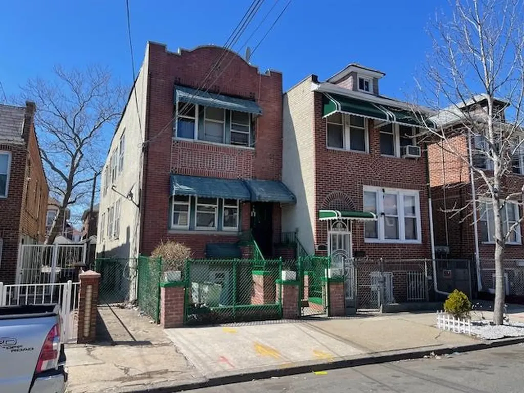 162 E 59th Street Brooklyn NY 11203