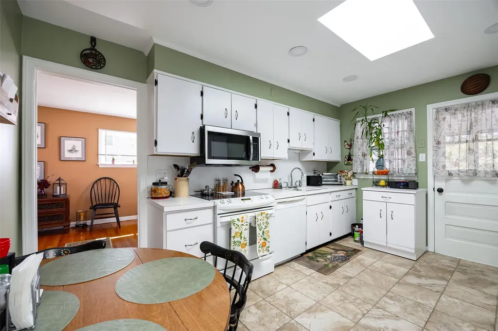 3 Saint Annes Road Poughkeepsie NY 12601