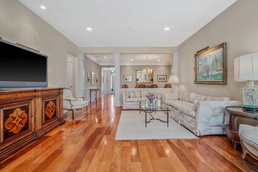 143 Scott Drive W Westhampton NY 11977