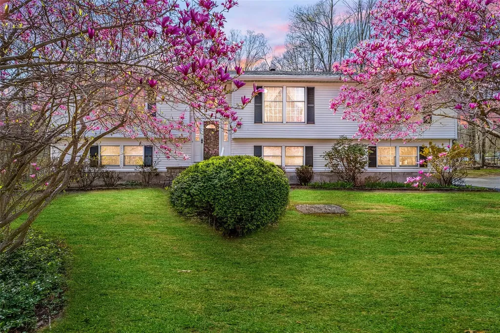 59 Lake Glenacom Road Carmel NY 10541