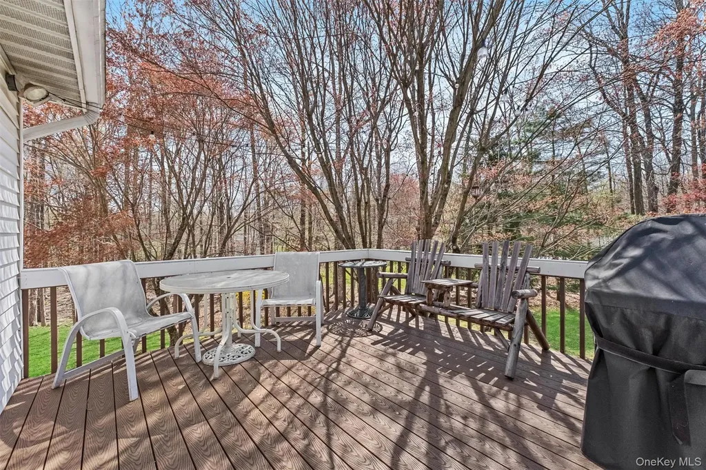 59 Glenacom Road Mahopac NY 10541