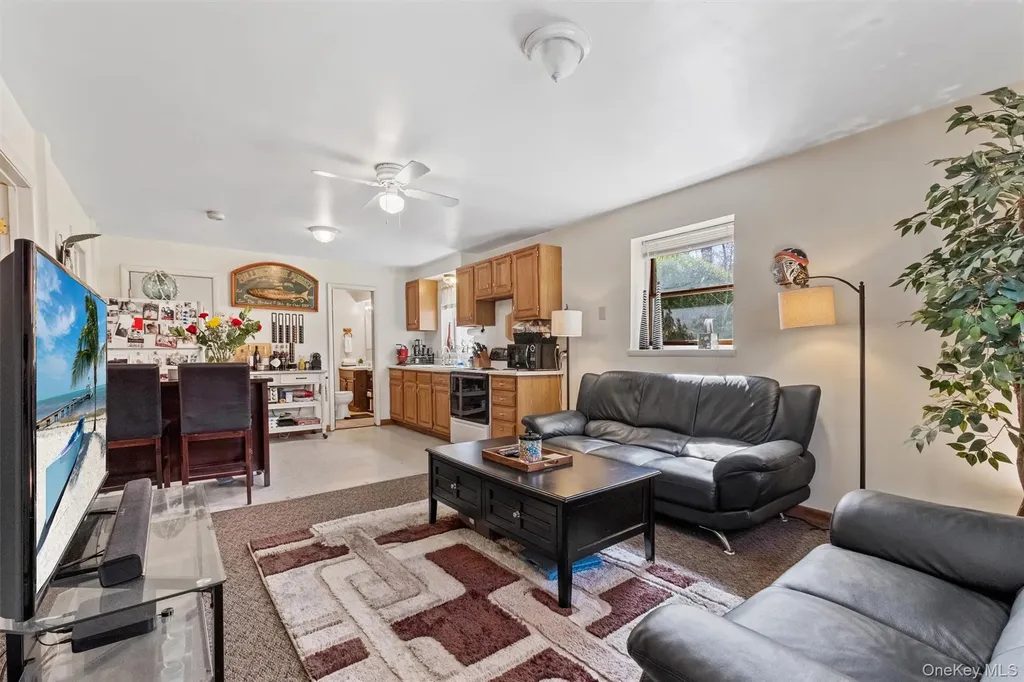 59 Glenacom Road Mahopac NY 10541