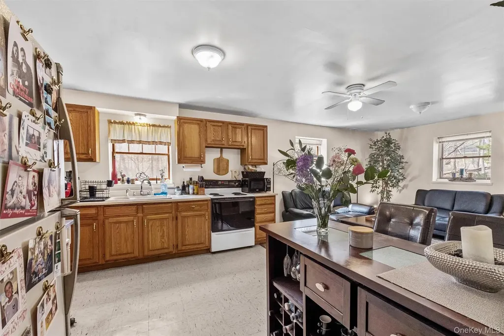 59 Glenacom Road Mahopac NY 10541