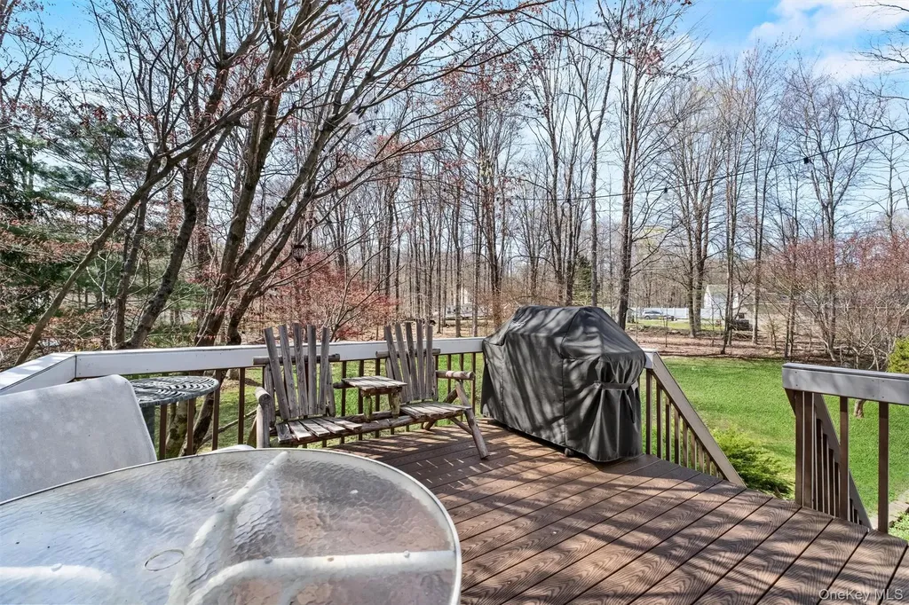 59 Glenacom Road Mahopac NY 10541