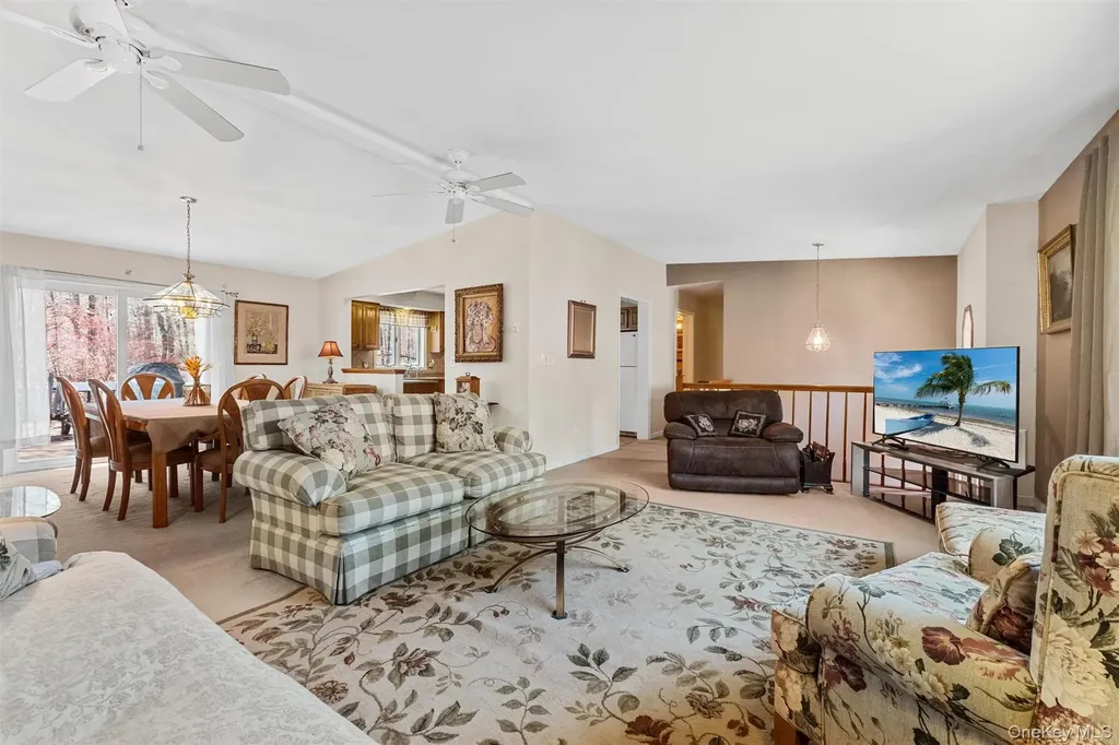 59 Glenacom Road Mahopac NY 10541