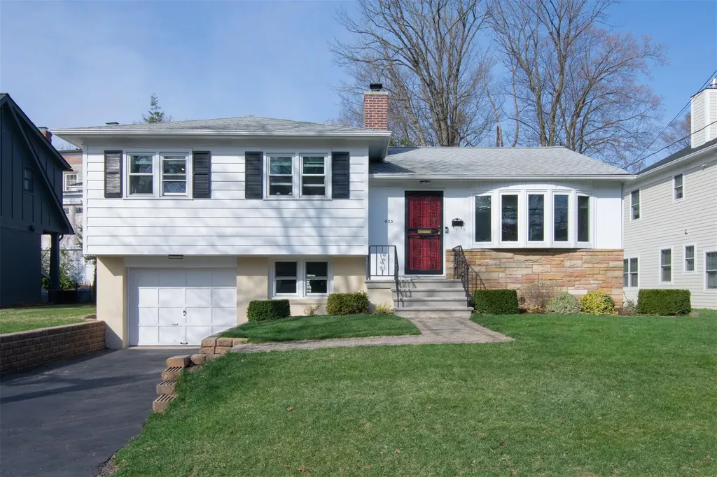 435 Carol Place Pelham NY 10803