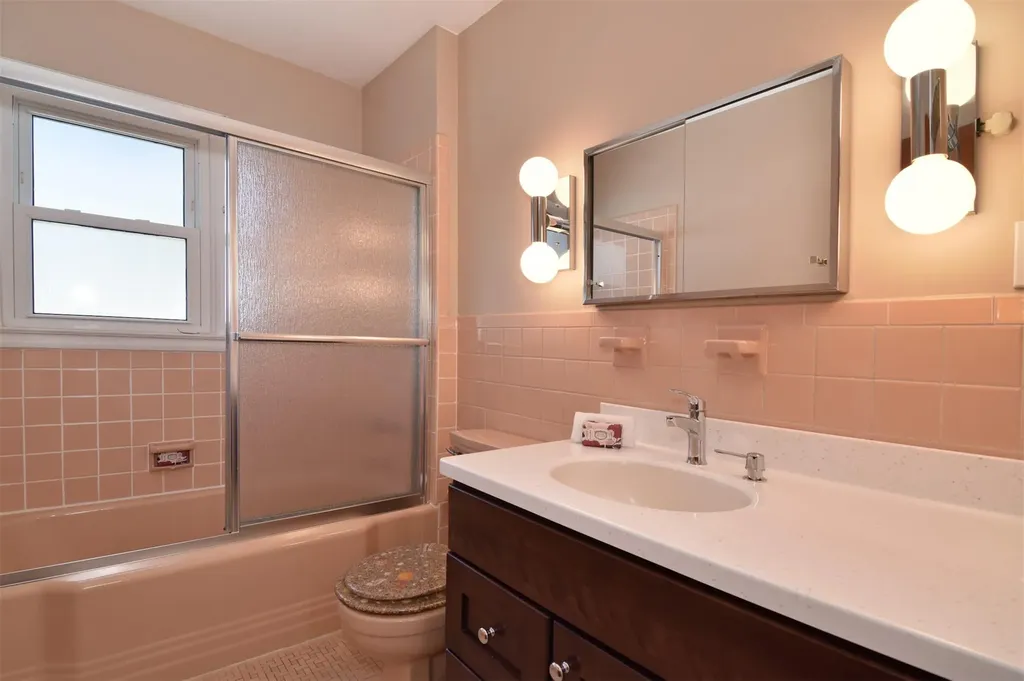 435 Carol Place Pelham NY 10803