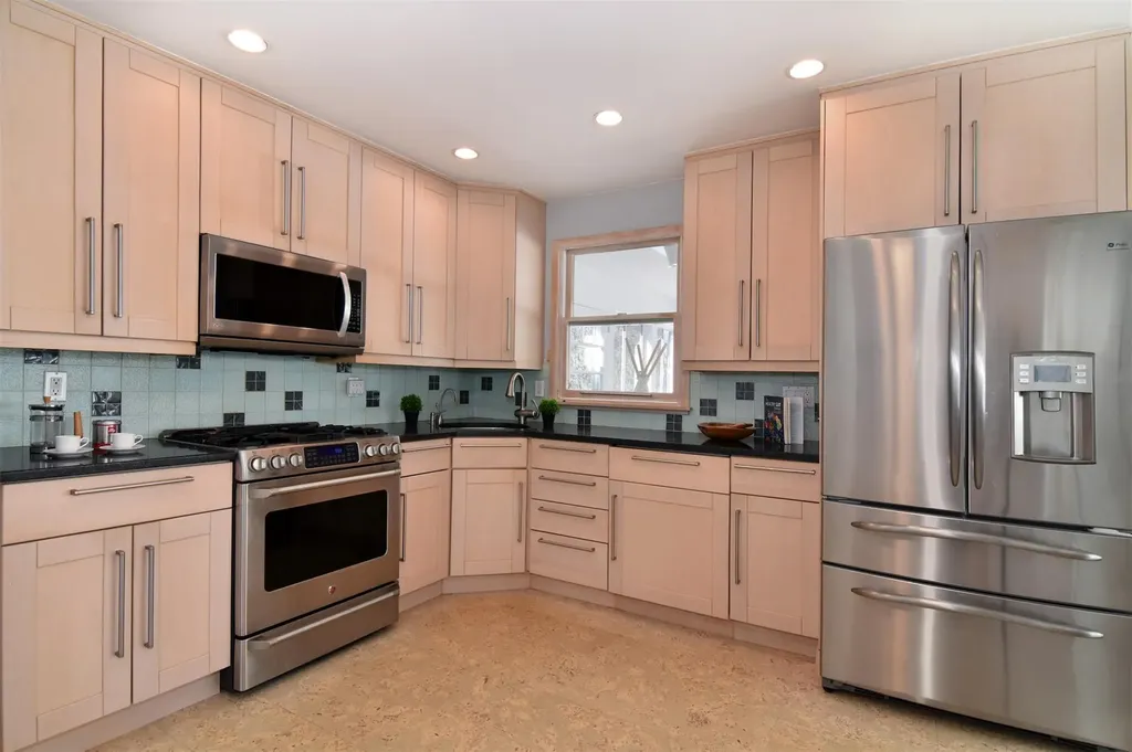 435 Carol Place Pelham NY 10803