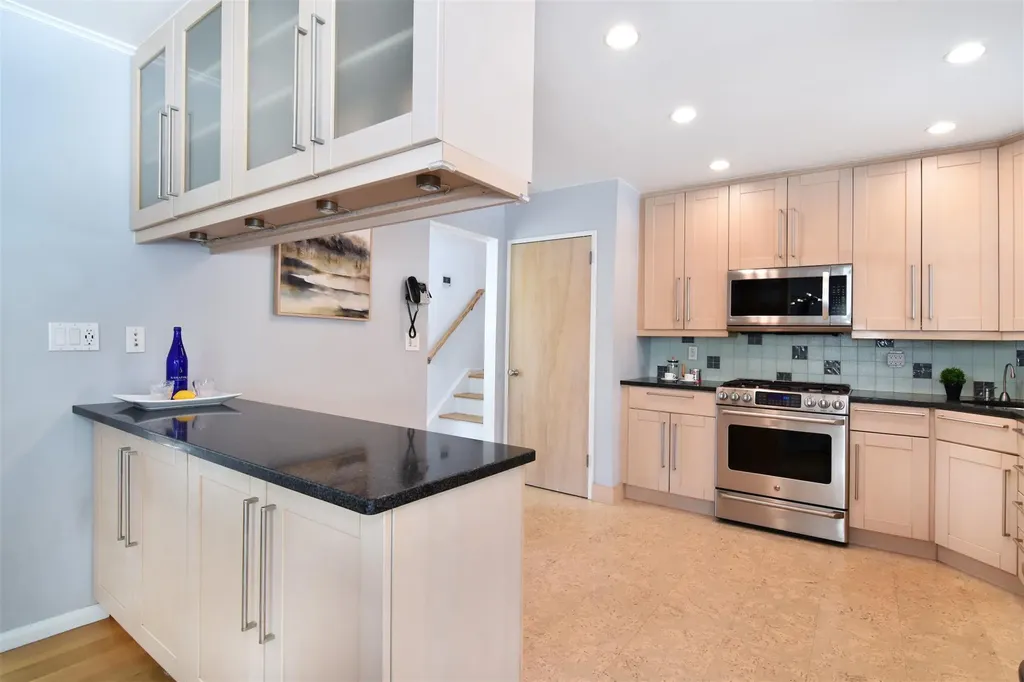 435 Carol Place Pelham NY 10803
