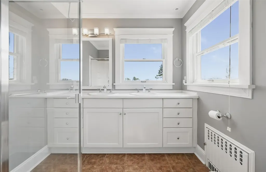 911 Stuart Avenue Mamaroneck NY 10543