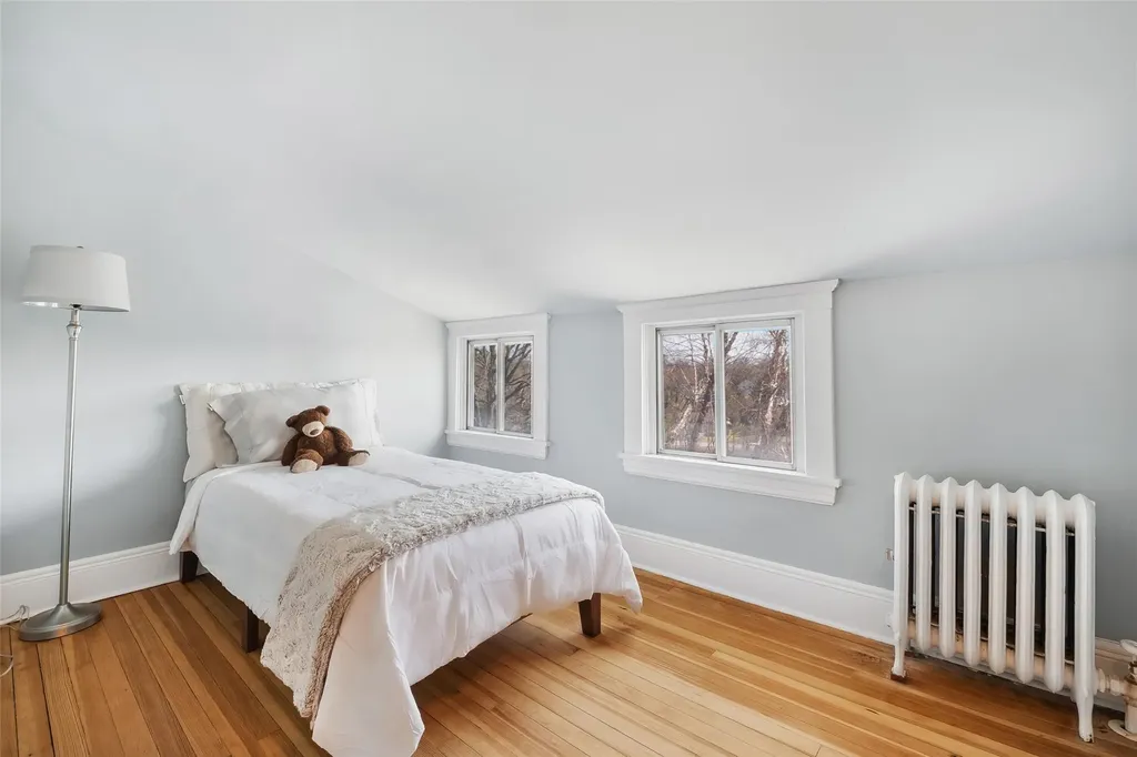 911 Stuart Avenue Mamaroneck NY 10543