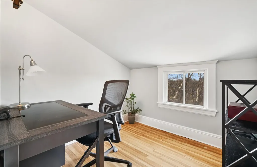 911 Stuart Avenue Mamaroneck NY 10543