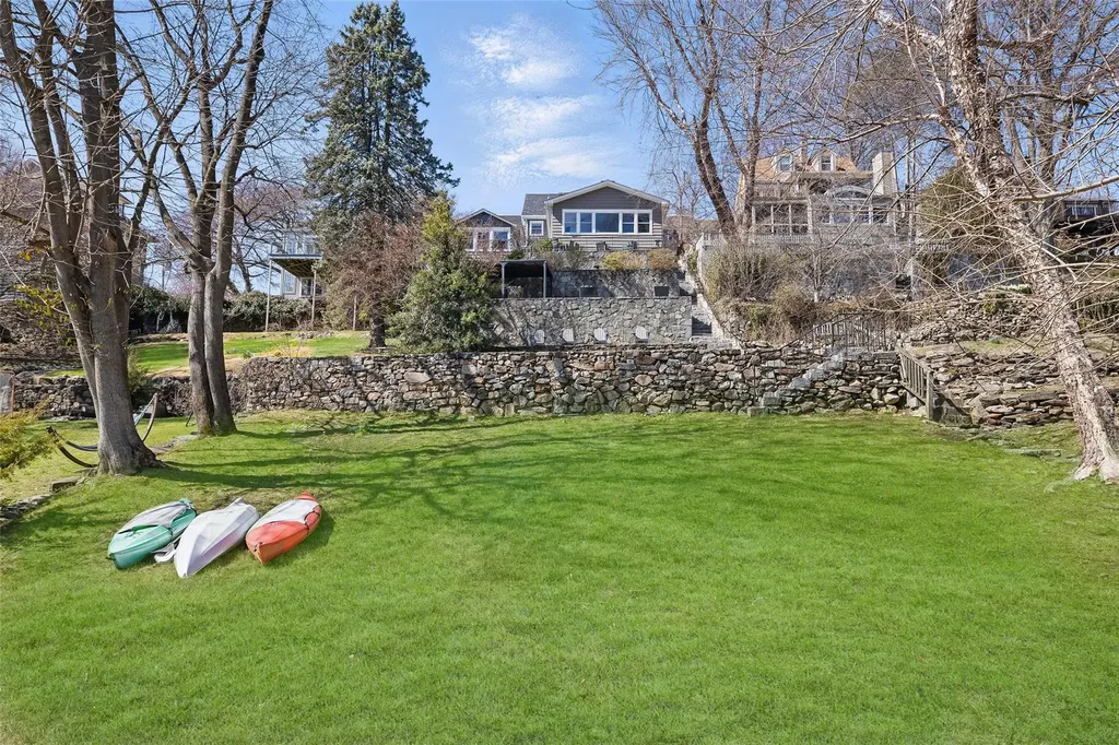 911 Stuart Avenue Mamaroneck NY 10543