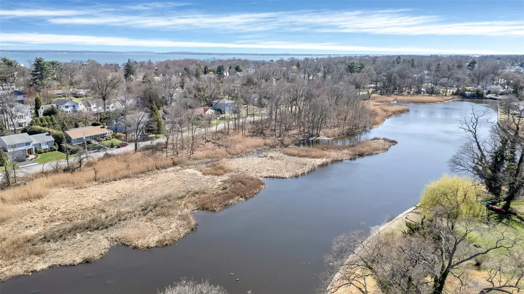 911 Stuart Avenue Mamaroneck NY 10543