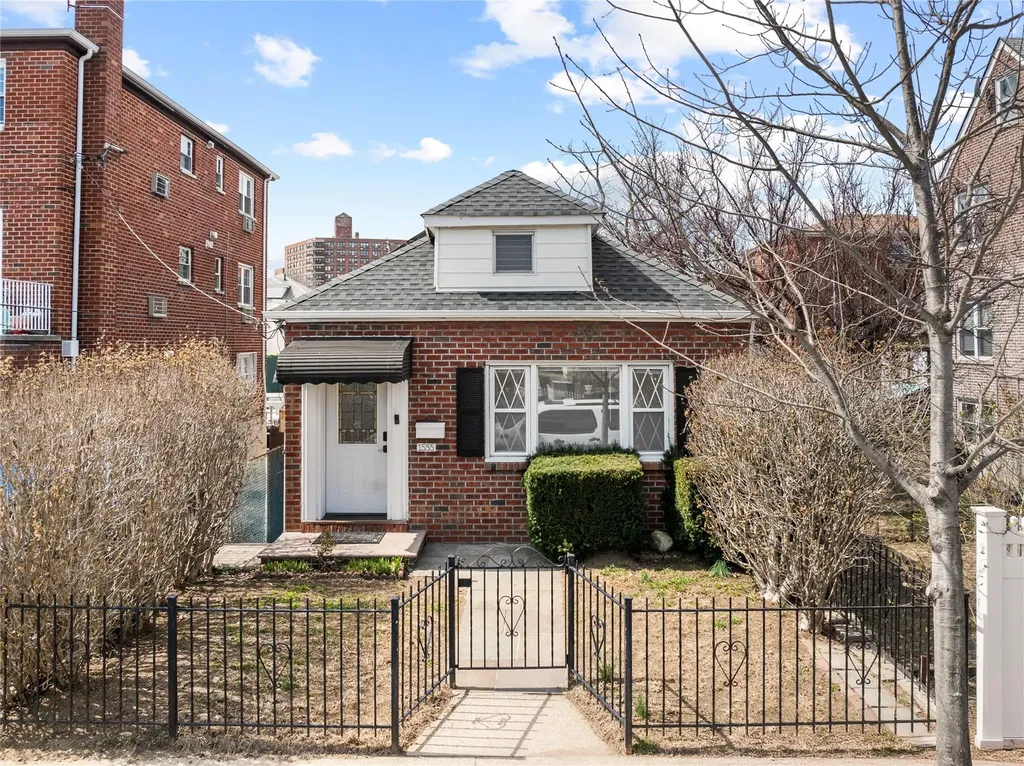 1555 Robertson Place Bronx NY 10465