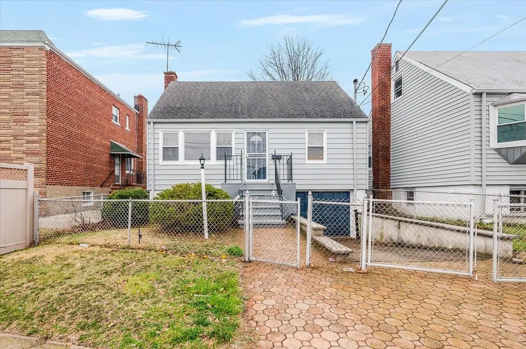 3042 Harding Avenue Bronx NY 10465