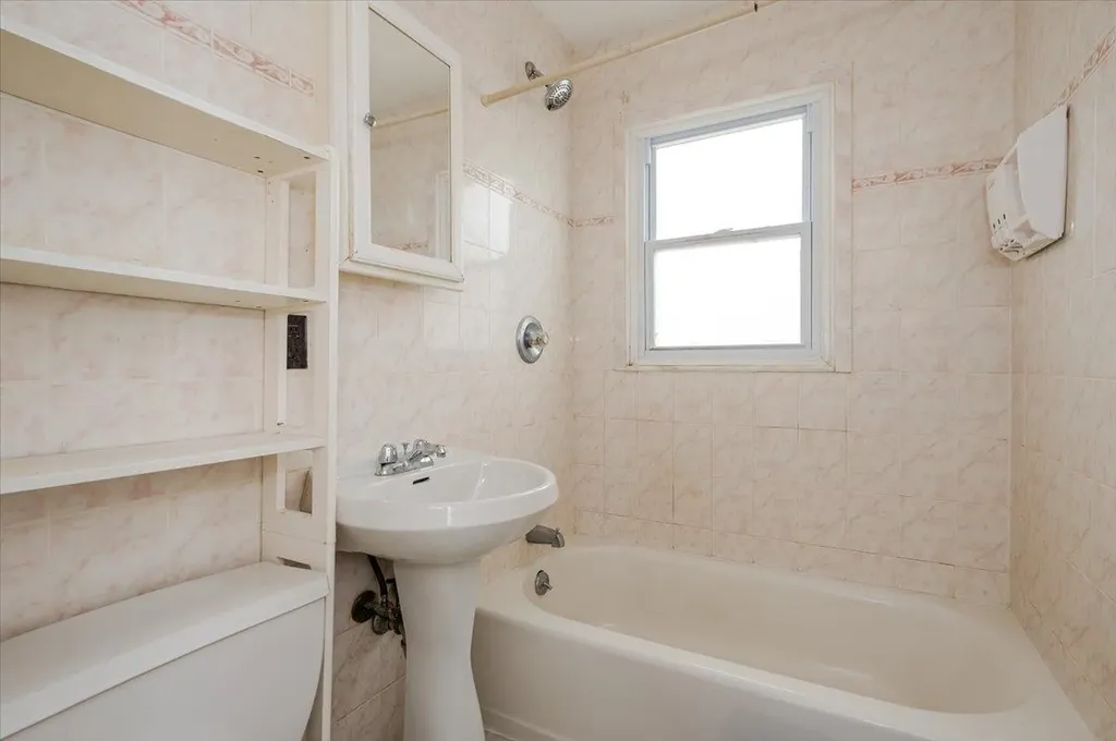 3042 Harding Avenue Bronx NY 10465