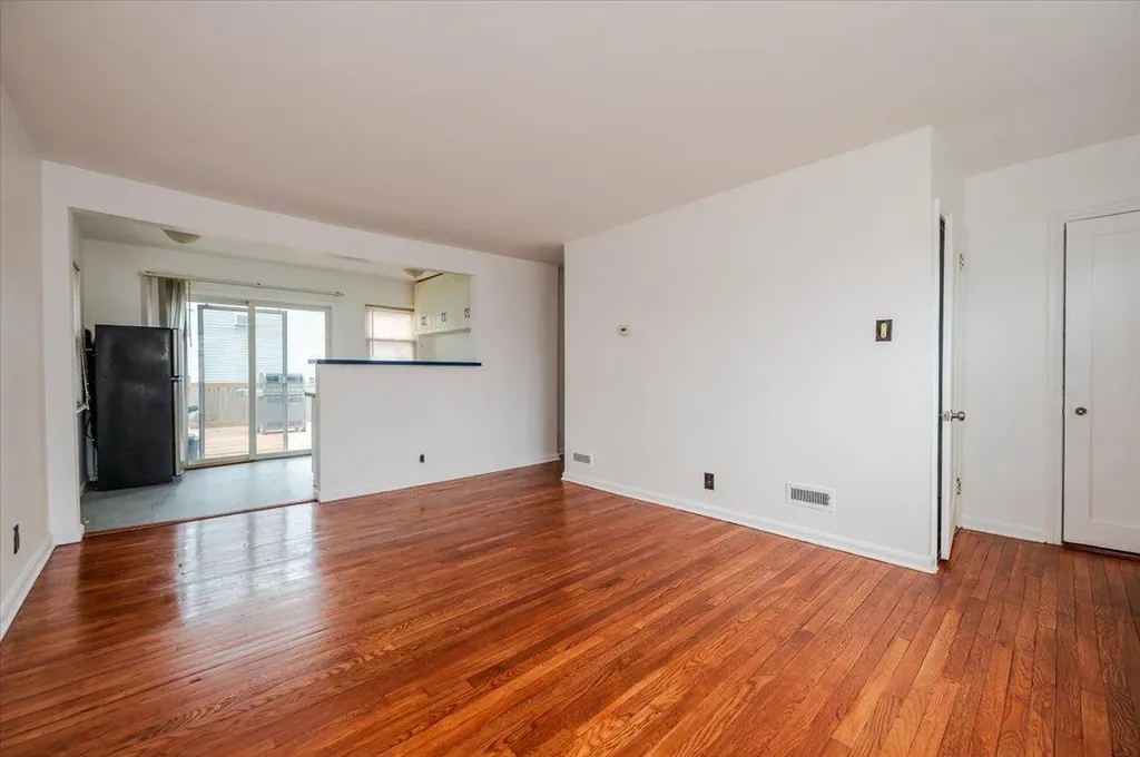 3042 Harding Avenue Bronx NY 10465