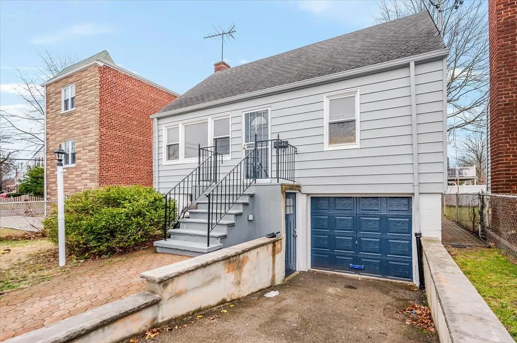 3042 Harding Avenue Bronx NY 10465