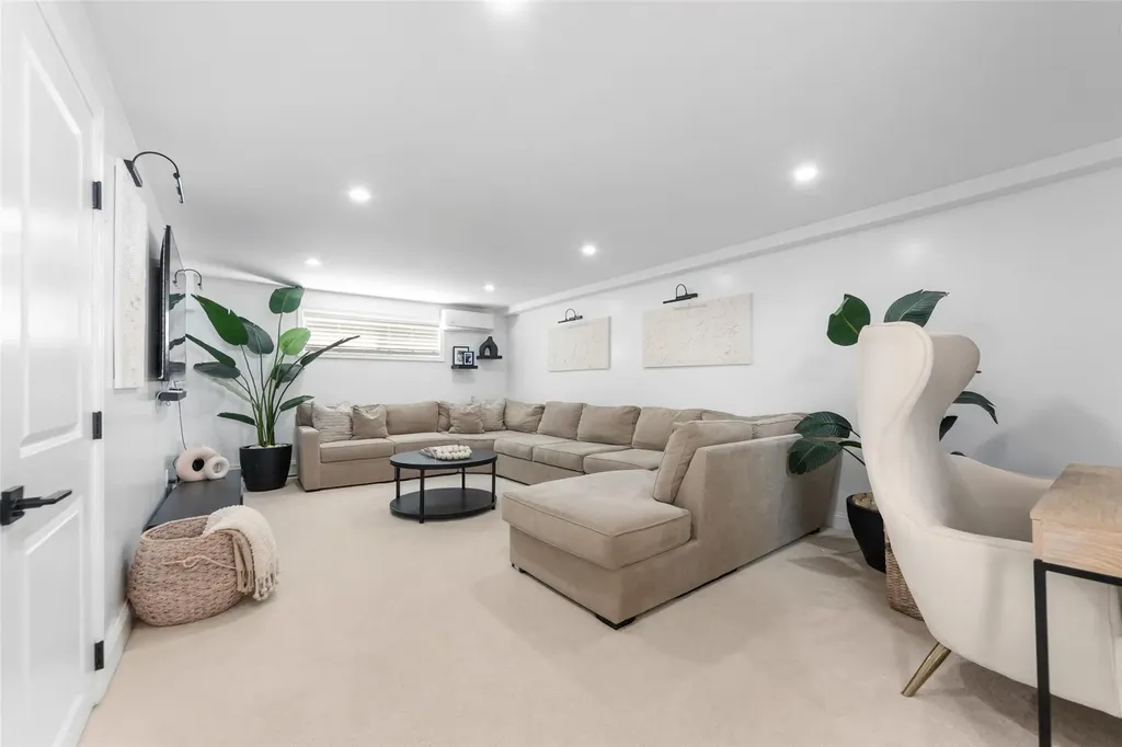 732 Jackie Lane Baldwin NY 11510